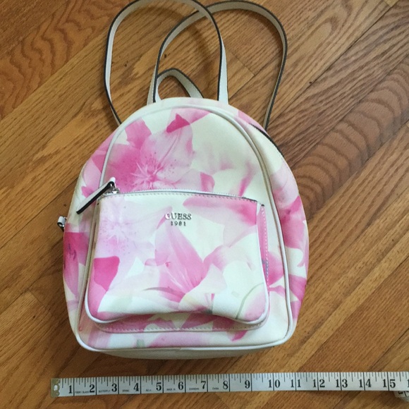 Guess backpack - Picture 3 of 5